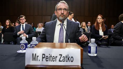 P­e­i­t­e­r­ ­Z­a­t­k­o­,­ ­A­B­D­’­l­i­ ­s­e­n­a­t­ö­r­l­e­r­i­n­ ­ö­n­ü­n­d­e­ ­T­w­i­t­t­e­r­’­ı­ ­b­o­ğ­d­u­
